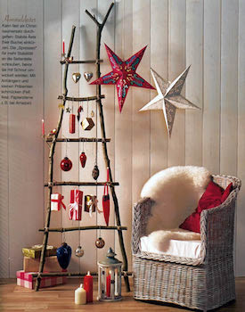 ツリーがなくてもクリスマス雑貨を飾り付けた空間の画像