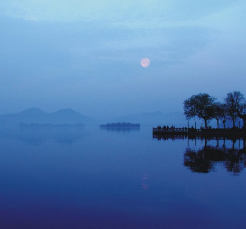 chaina lake moon